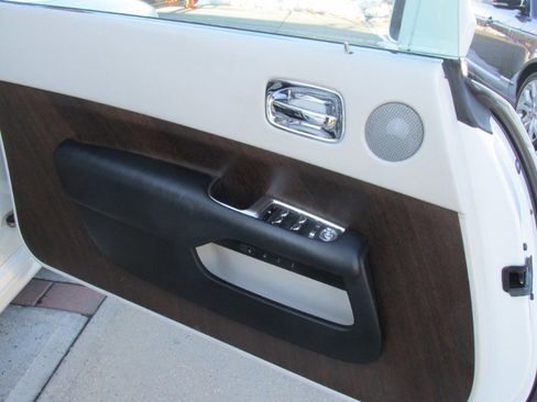 Used 2014 Rolls-Royce Wraith image 18