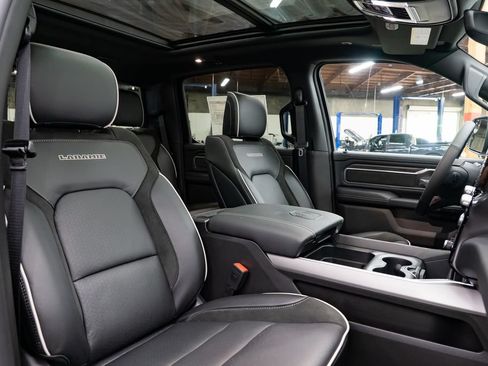 New 2026 RAM 1500 Laramie AWD/4WD image 32