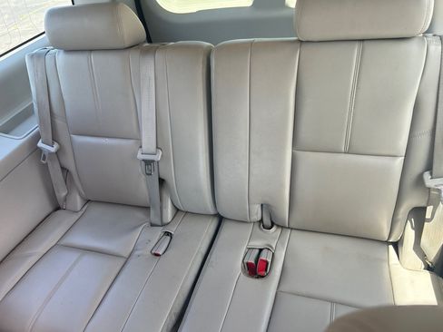 Used 2011 Chevrolet Suburban LT w/ Luxury Package AWD/4WD image 11