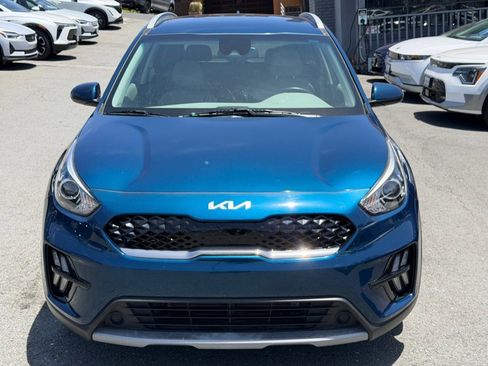 Used 2022 Kia Niro LXS FWD image 2