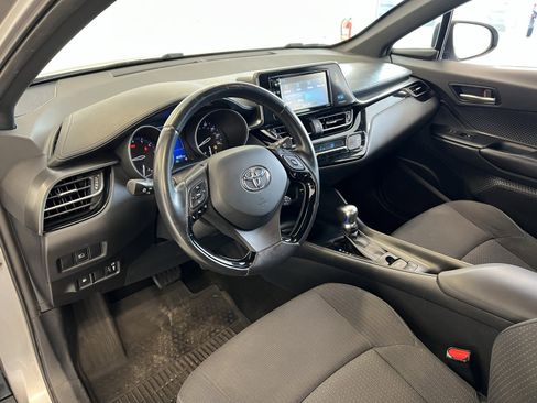 Used 2018 Toyota C-HR XLE image 21