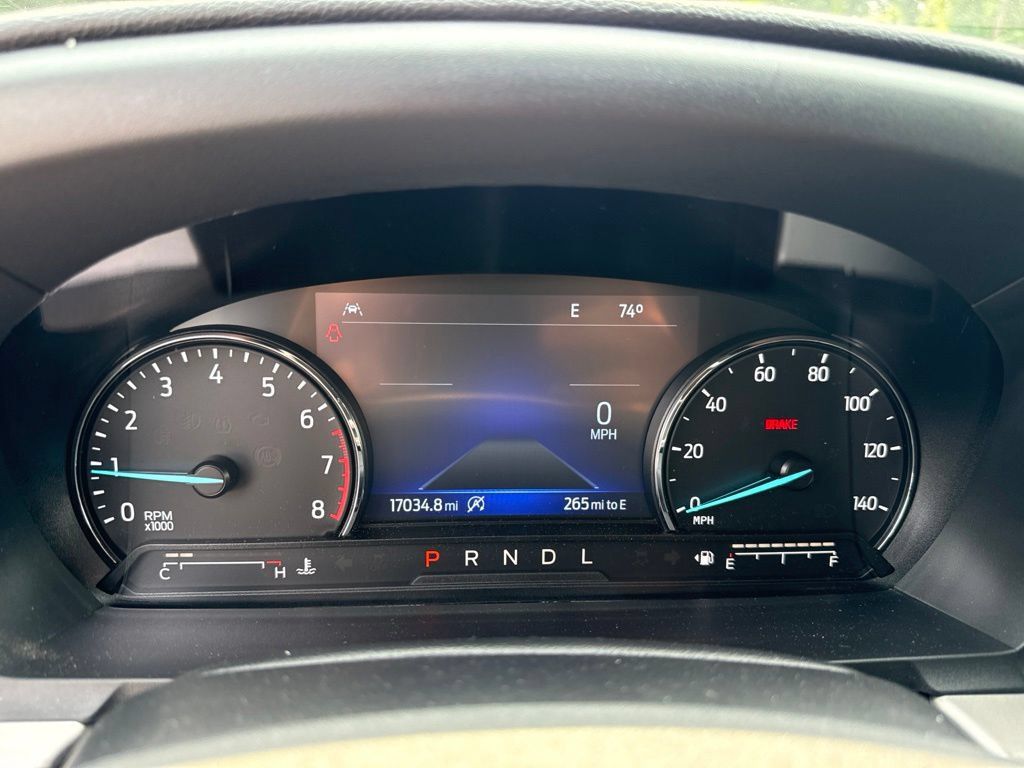 Used 2024 Ford Explorer XLT AWD/4WD image 28
