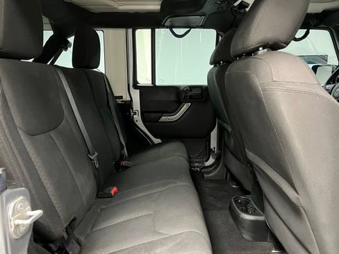Used 2015 Jeep Wrangler Unlimited Sport w/ Quick Order Package 24S AWD/4WD image 45