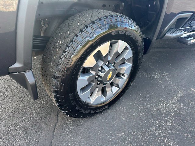 Used 2024 Chevrolet Silverado 2500 Custom w/ Custom Value Package AWD/4WD image 12