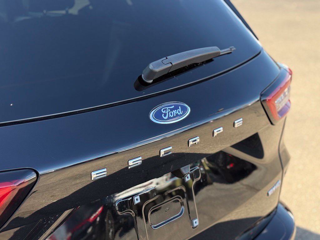 Used 2023 Ford Escape ST-Line w/ Tech Pack #1 AWD/4WD image 38