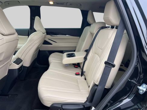 Used 2025 INFINITI QX60 Pure FWD image 16