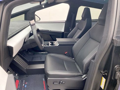 Used 2024 Tesla Cybertruck Cyberbeast AWD/4WD image 14