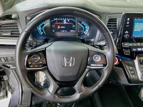 Used 2023 Honda Odyssey Touring image 11