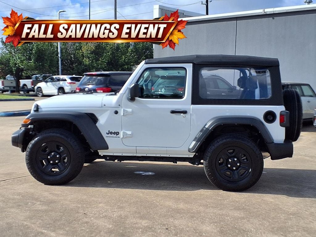 Used 2025 Jeep Wrangler Sport AWD/4WD image 5