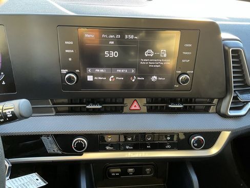 Used 2024 Kia Sportage LX image 19