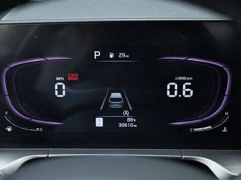 Used 2024 Kia Telluride LX FWD image 32