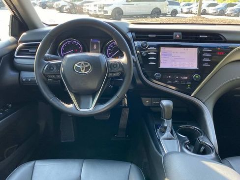 Used 2018 Toyota Camry SE FWD image 8