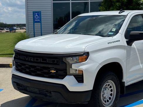 Used 2024 Chevrolet Silverado 1500 W/T w/ Trailering Package AWD/4WD image 2