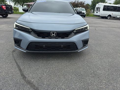 Used 2023 Honda Civic Sport image 3