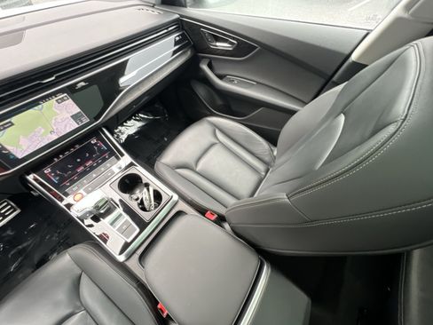 Used 2022 Audi Q8 Premium w/ Convenience Package AWD/4WD image 14