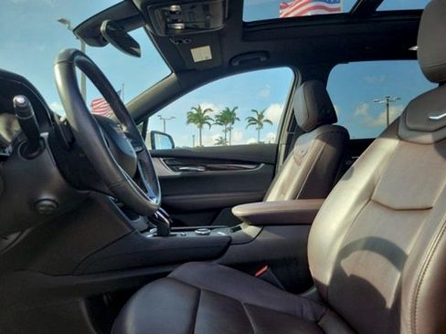 Used 2023 Cadillac XT6 Premium Luxury FWD image 18