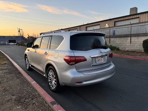 Used 2016 INFINITI QX80 Luxe w/ 22" Wheel Package image 4