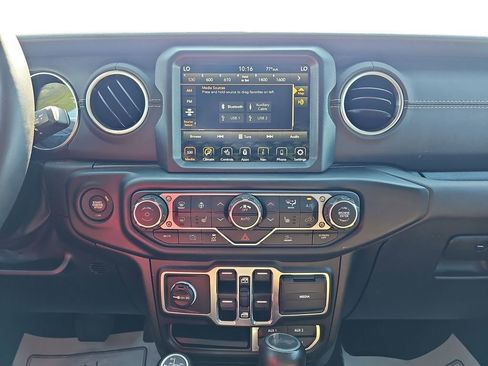 Used 2023 Jeep Wrangler Unlimited Sahara w/ Cold Weather Group AWD/4WD image 20