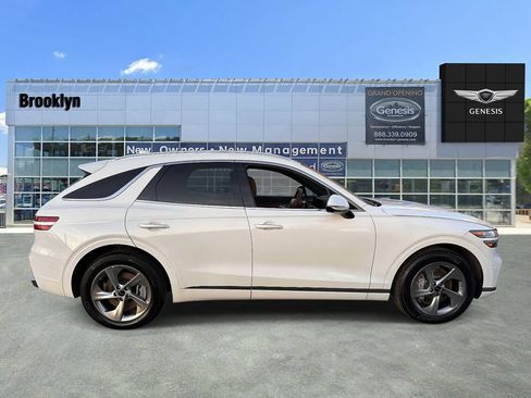 Used 2026 Genesis GV70 2.5T Advanced AWD/4WD image 2