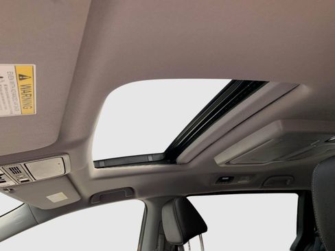 Certified 2024 Honda Odyssey Touring image 27