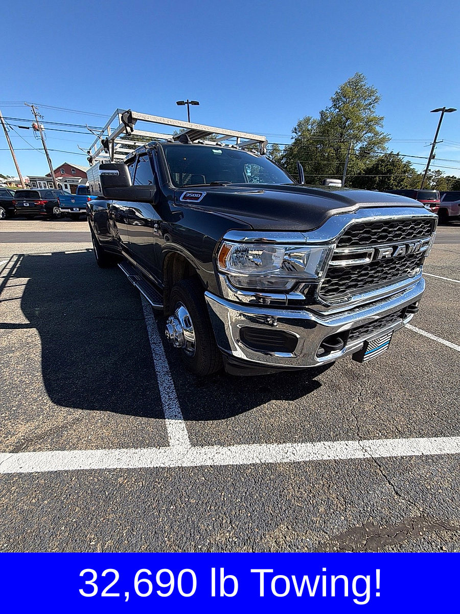 Used 2024 RAM 3500 Tradesman w/ Chrome Appearance Group AWD/4WD image 5