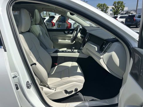 Certified 2023 Volvo XC60 B5 Plus AWD/4WD image 24