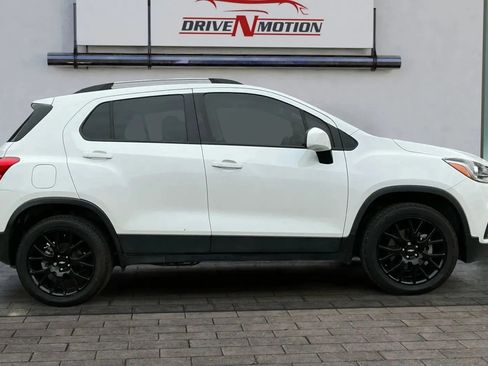 Used 2022 Chevrolet Trax LT w/ Driver Confidence Package image 3