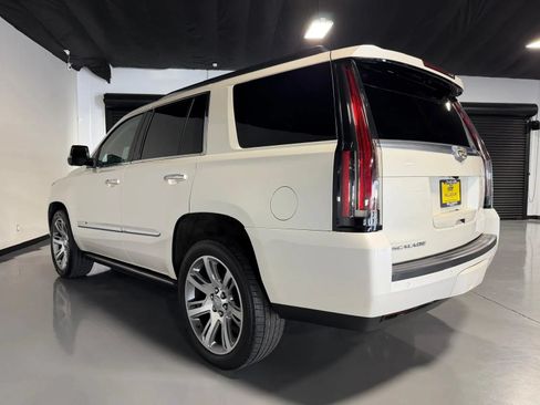 Used 2015 Cadillac Escalade Premium AWD/4WD image 6