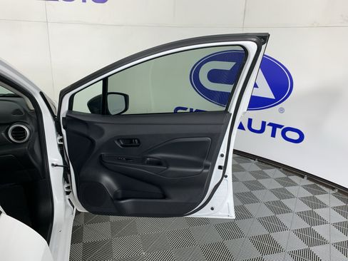 Used 2022 Nissan Versa S FWD image 37
