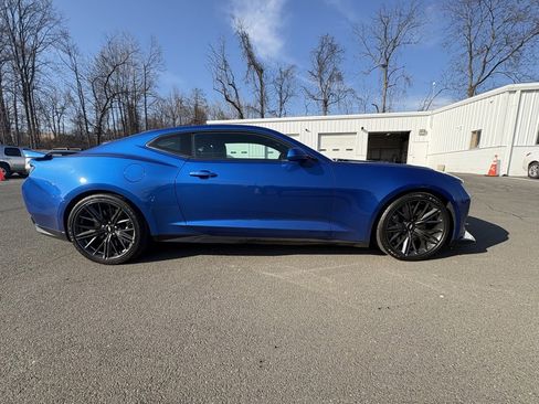 Used 2018 Chevrolet Camaro ZL1 image 2
