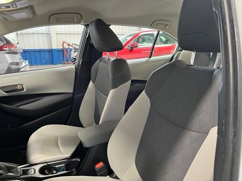 Used 2022 Toyota Corolla LE FWD image 22