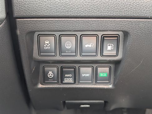 Used 2018 Nissan Rogue SL AWD/4WD image 26