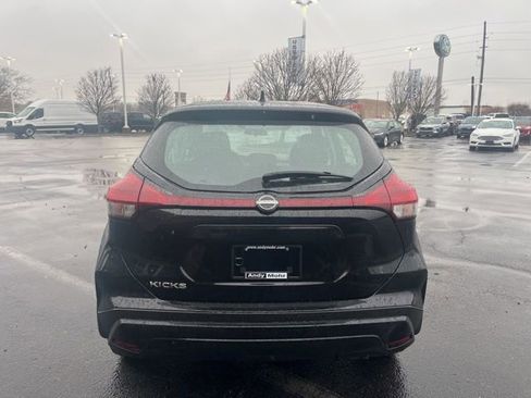 Used 2024 Nissan Kicks S image 9