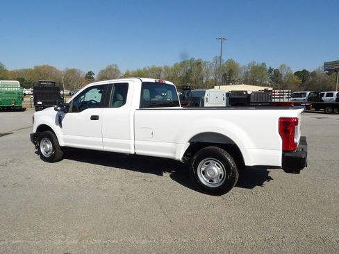 Used 2019 Ford F250 XL w/ Power Equipment Group image 4