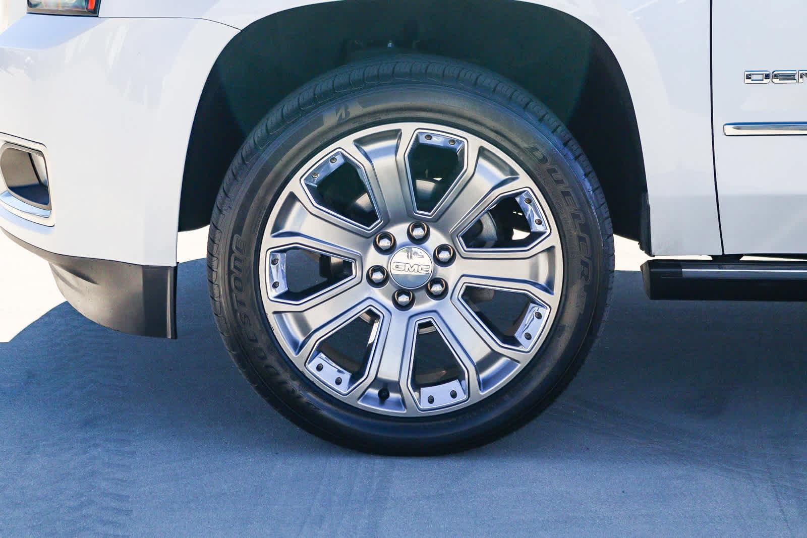 Used 2016 GMC Yukon Denali w/ Open Road Package RWD image 11
