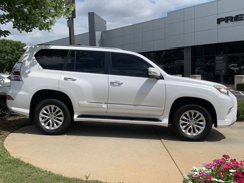 Used 2015 Lexus GX 460 w/ Premium Package AWD/4WD image 11