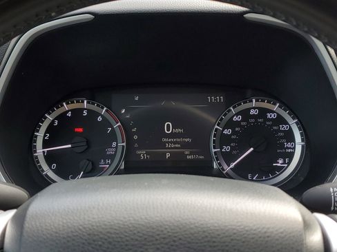 Certified 2023 Toyota Highlander XLE image 25