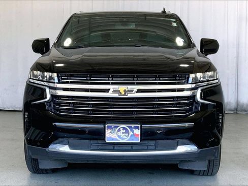 Used 2022 Chevrolet Suburban LT RWD image 3