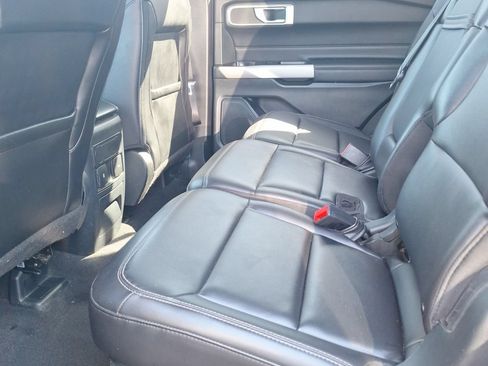 Used 2023 Ford Explorer XLT w/ Equipment Group 202A RWD image 15