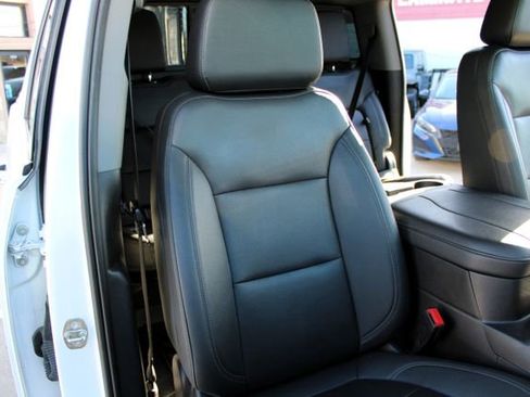 Used 2023 GMC Sierra 2500 SLT w/ SLT Convenience Package AWD/4WD image 43