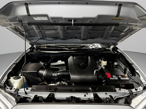 Used 2021 Toyota Tacoma SR5 image 31