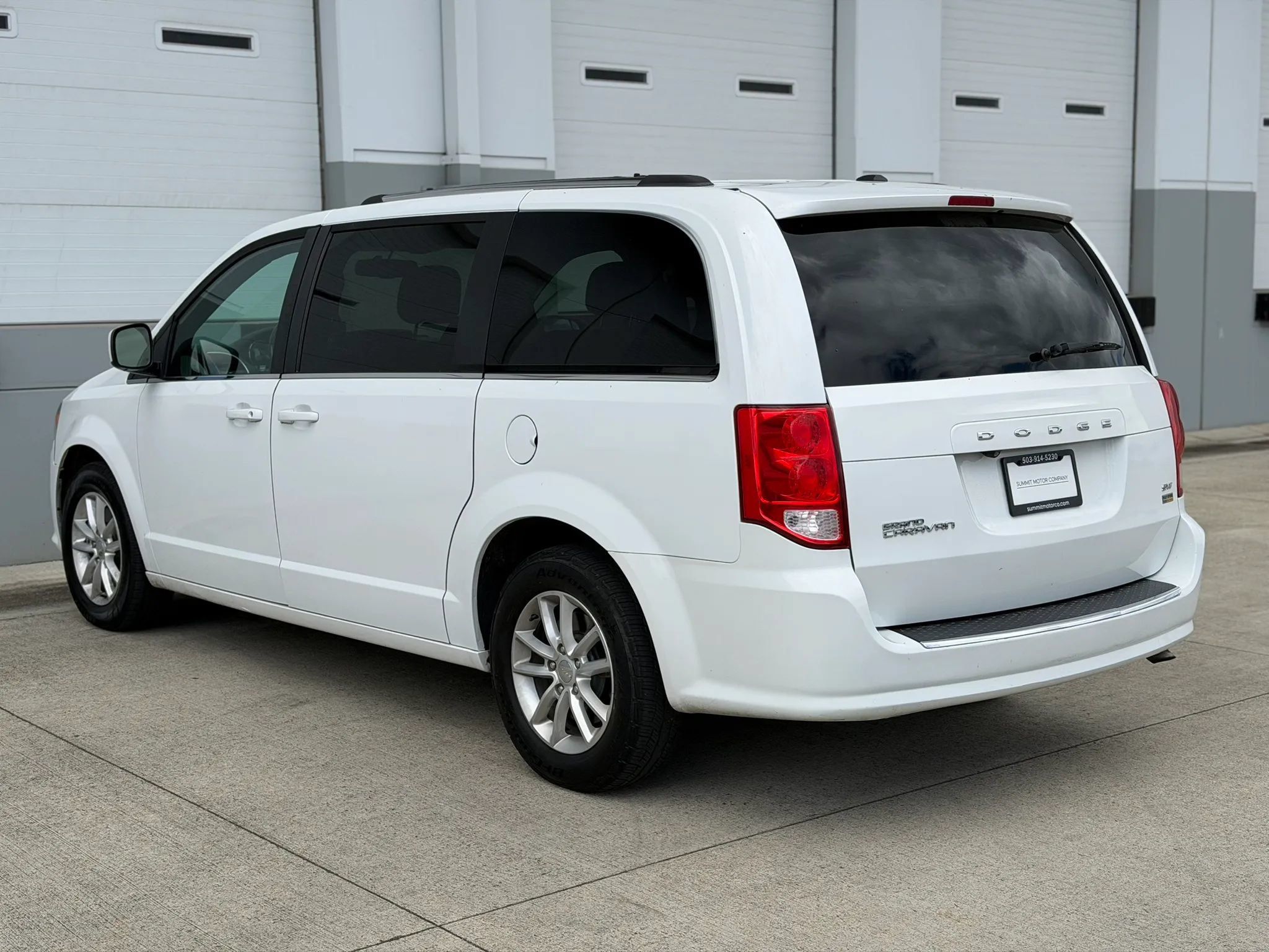 Used 2018 Dodge Grand Caravan SXT FWD image 3
