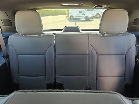 Used 2021 Chevrolet Tahoe Z71 image 16