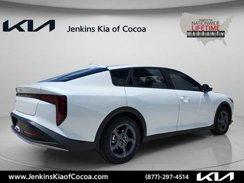 New 2026 Kia K4 FWD image 4