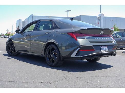 Used 2026 Hyundai Elantra SEL FWD image 8