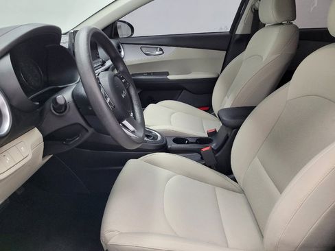 Used 2023 Kia Forte LXS w/ LXS Technology Package FWD image 17