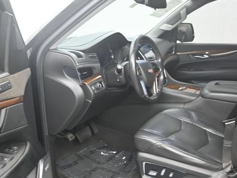 Used 2020 Cadillac Escalade ESV Luxury w/ Escalade Sport Edition RWD image 10