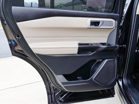 Used 2020 Ford Explorer Limited image 26