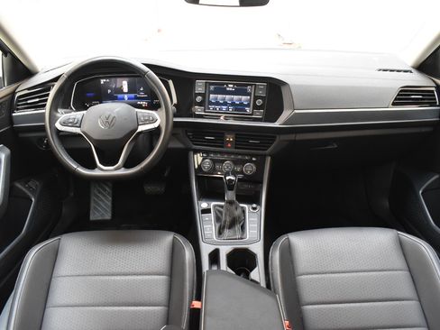 Used 2024 Volkswagen Jetta SE FWD image 22