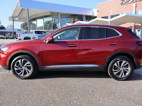 Used 2023 Buick Envision Essence image 2